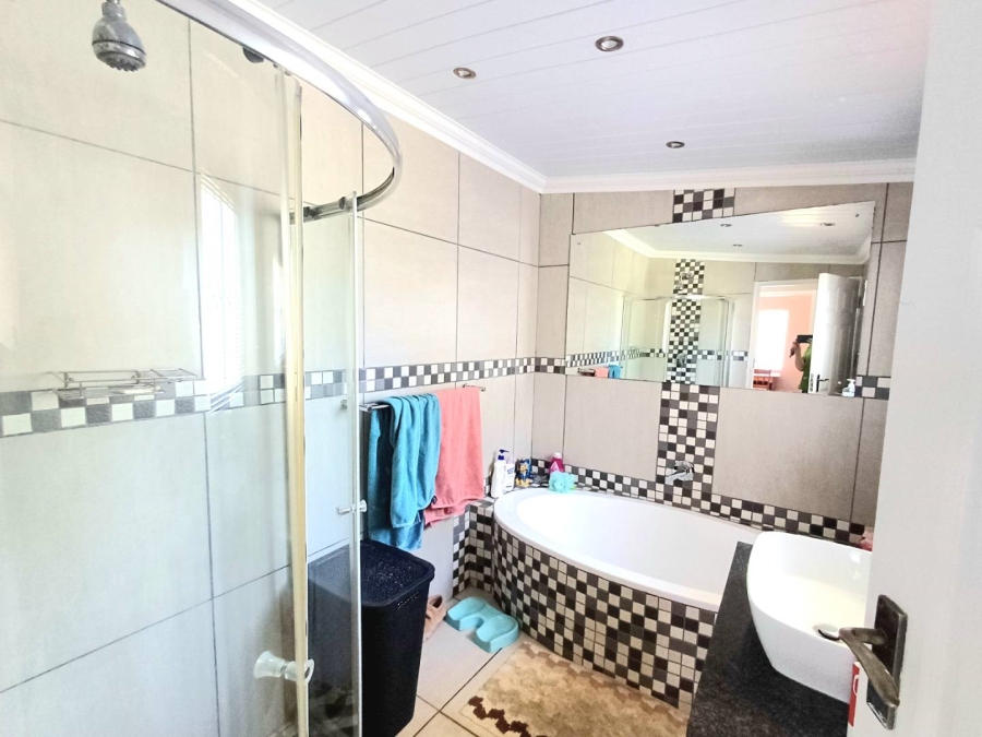 4 Bedroom Property for Sale in Bayswater Free State